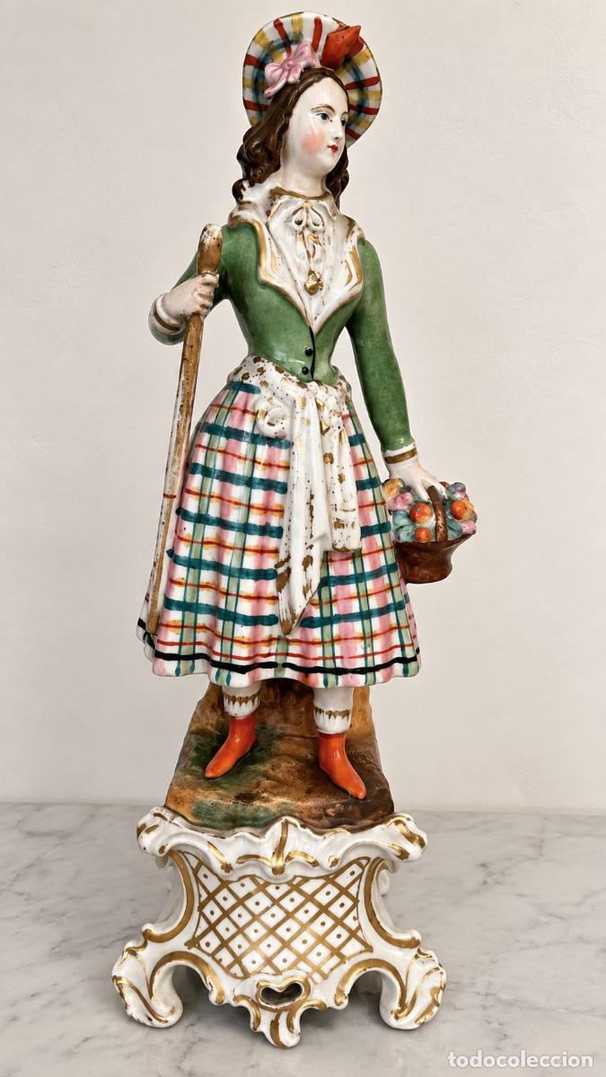 Antig&uuml;edades: Figura decorativa porcelana francesa