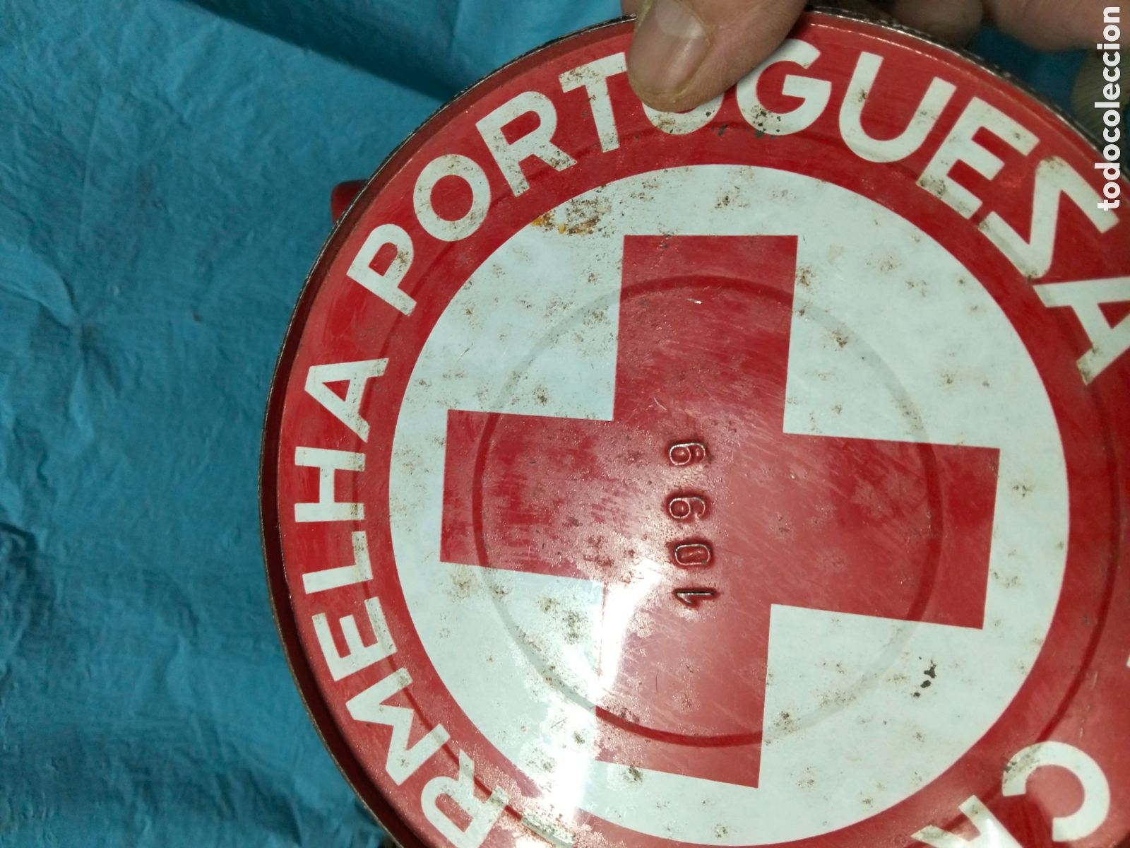 Antig&uuml;edades: ANTIGUA HUCHA CRUZ ROJA