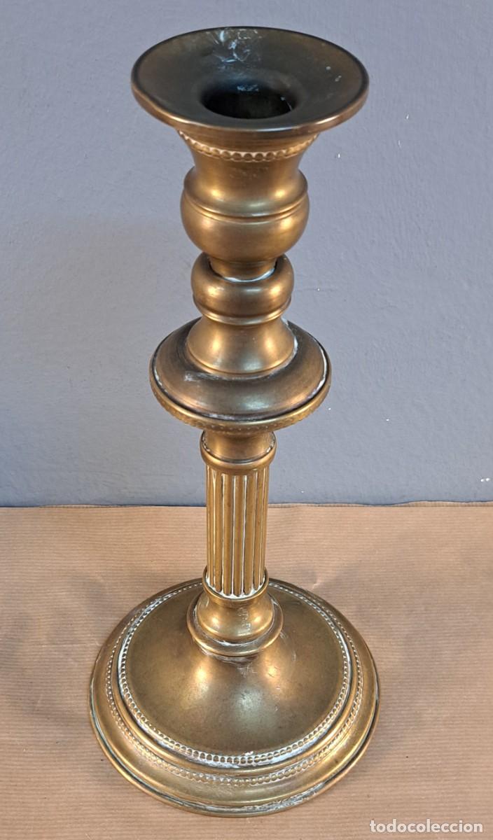 Antig&uuml;edades: Candelero de lat&oacute;n, estilo neocl&aacute;sico - Foto 2