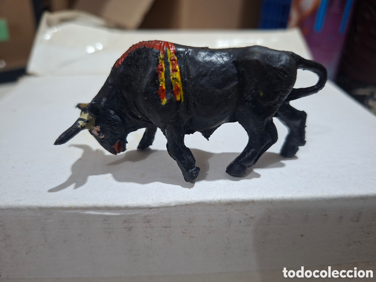 Antig&uuml;edades: Toro de lidia de pech