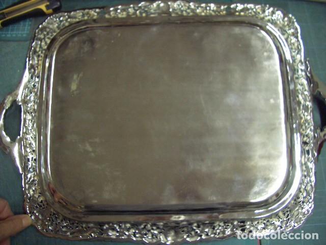 Antig&uuml;edades: Gran bandeja de servir rectangular con asas firmes Alpaca - Foto 2