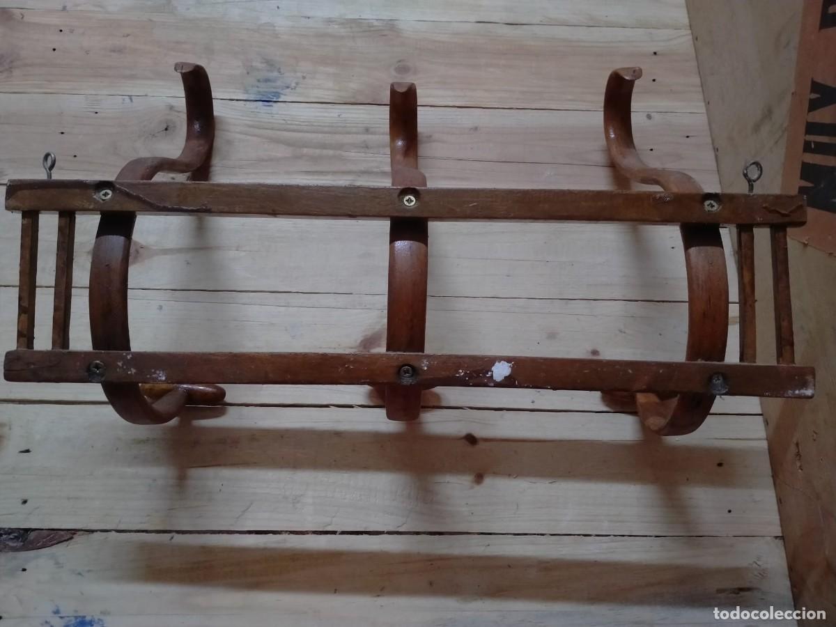 Antig&uuml;edades: Perchero Thonet de pared 3 brazos - Foto 2