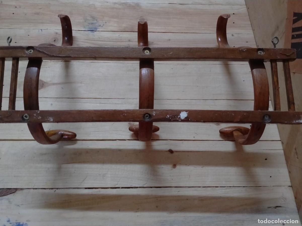 Antig&uuml;edades: Perchero Thonet de pared 3 brazos - Foto 3