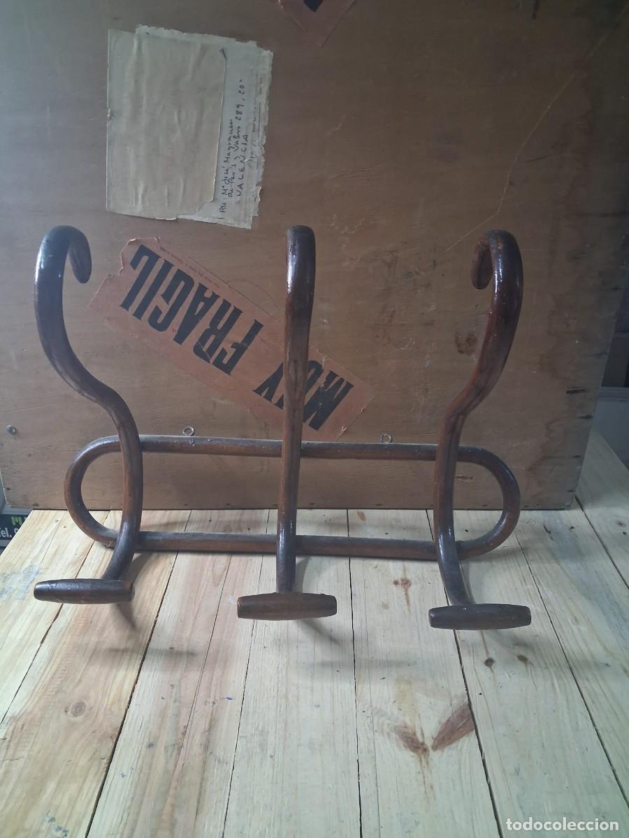 Antig&uuml;edades: Perchero Thonet de pared 3 brazos