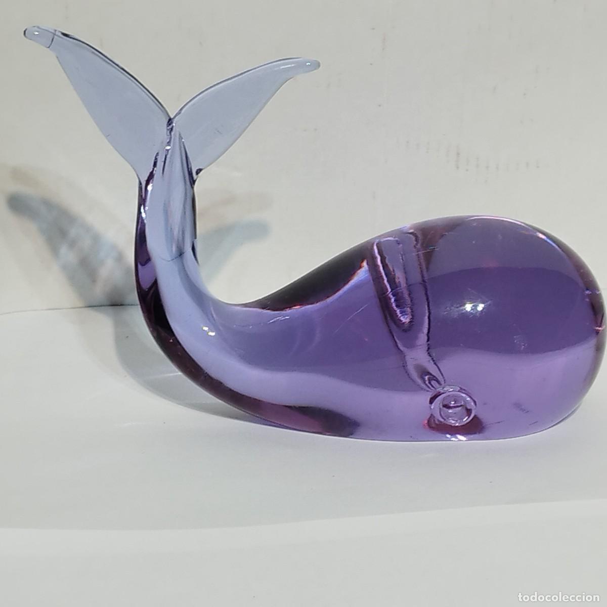 Antig&uuml;edades: FIGURA DE BALLENA DE CRISTAL MURANO DE NEODIMIO COLOR MORADO - FIRMA EN BASE LICIO ZANETTI