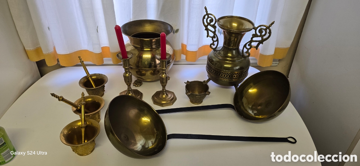 Antig&uuml;edades: Lote de lat&oacute;n y bronce - Foto 1