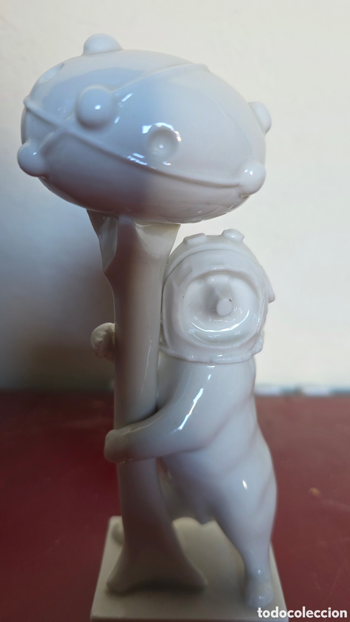 Antig&uuml;edades: Figura porcelana algora - Foto 2