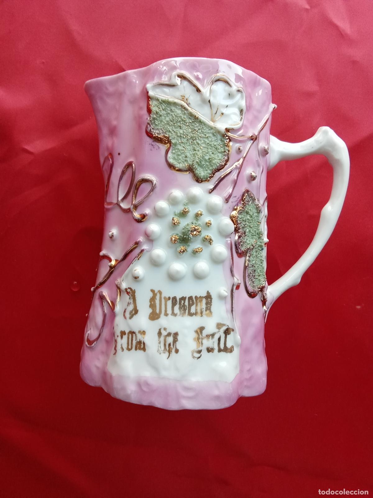 Antig&uuml;edades: Jarra Alemania y Bohemia periodo victoriano 1890-1910. Vitrina 5