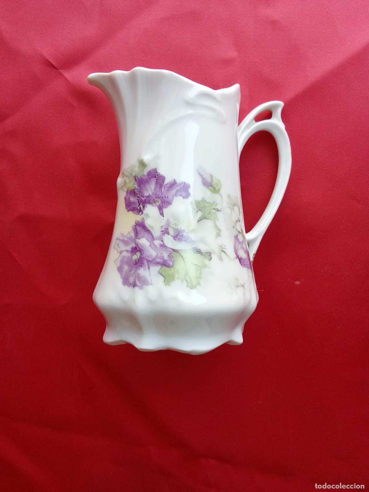 Antig&uuml;edades: Jarr&oacute;n floral ruso. Cer&aacute;mica. Vitrina 5