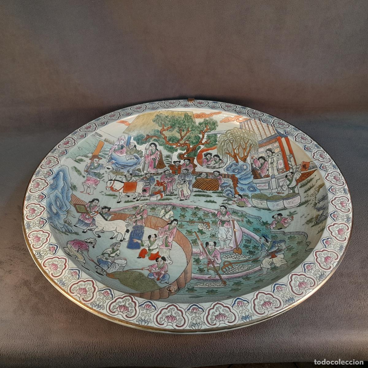 Antig&uuml;edades: GRAN PLATO PORCELANA ORIENTAL FAMILLE ROSE CON ESCENAS DE LABOREO. SIGLO XIX - XX