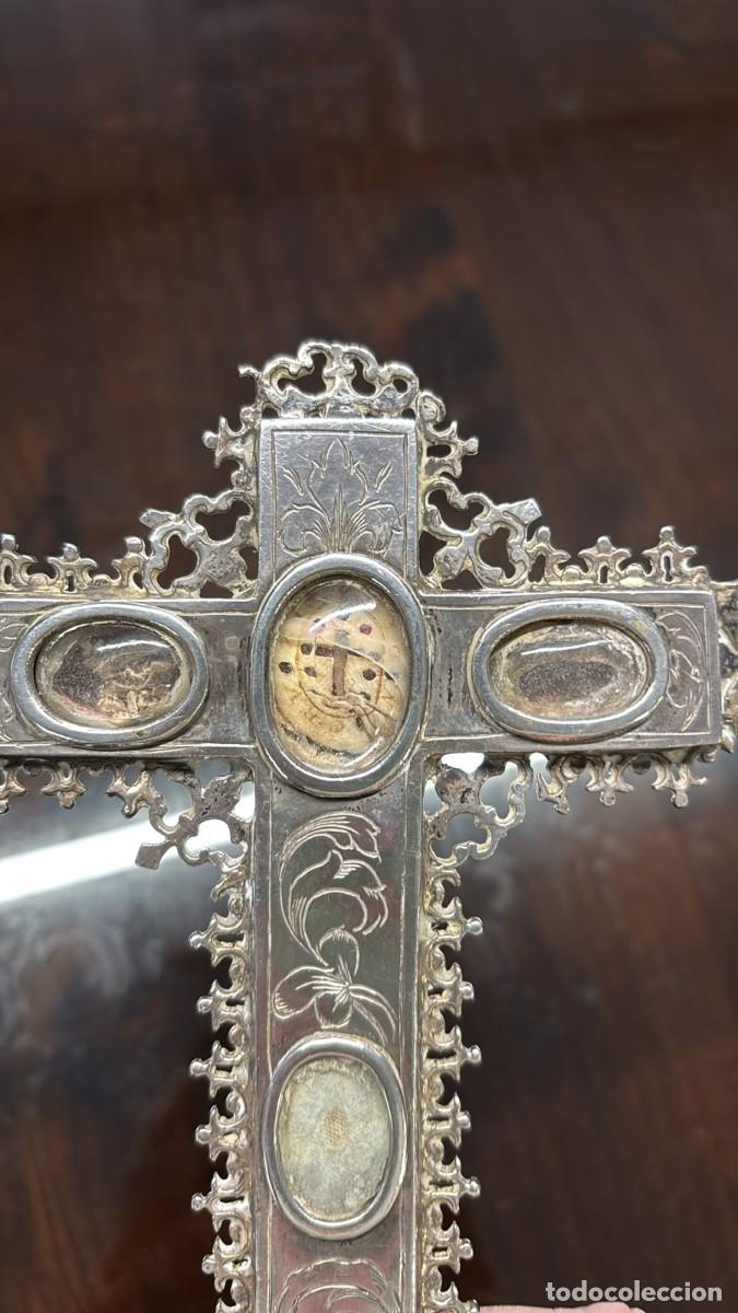 Antig&uuml;edades: CRUZ DE PLATA CON BASE Y FILIGRANAS - Foto 3