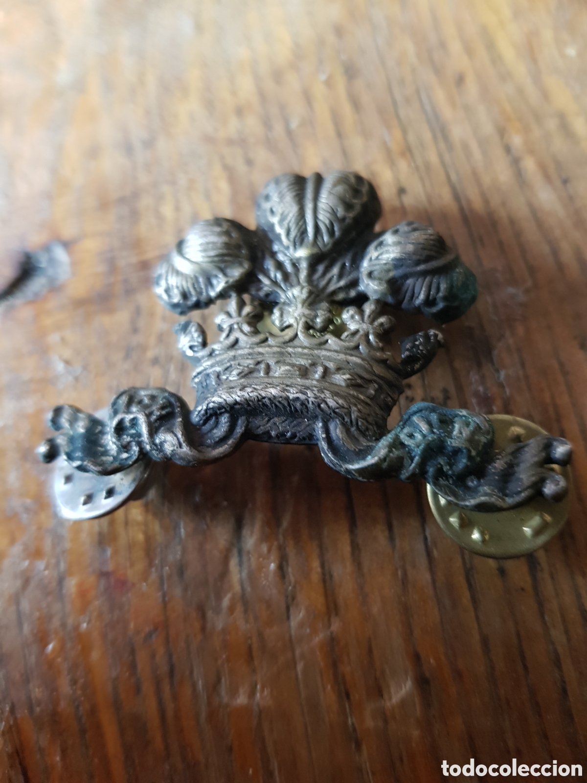 Antig&uuml;edades: ANTIGUA INSIGNIA MILITAR INGLESA