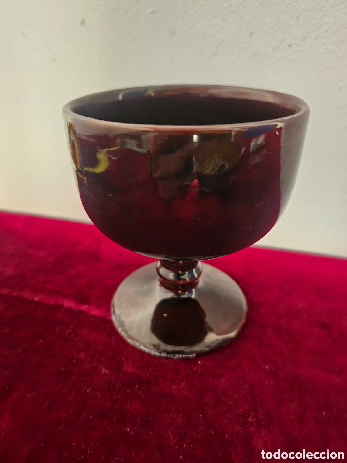 Antig&uuml;edades: ​Copa / C&aacute;liz Vintage de Cer&aacute;mica Esmaltada &ndash; Tono Marr&oacute;n Rojizo