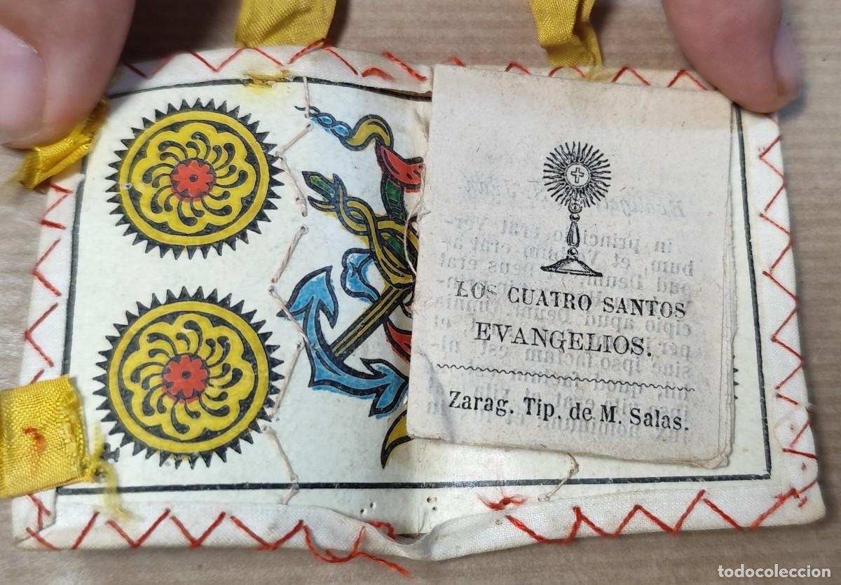 Antig&uuml;edades: Antiguo relicario textil con &ldquo;Los Cuatro Santos Evangelios&rdquo;, Zaragoza, siglo XIX