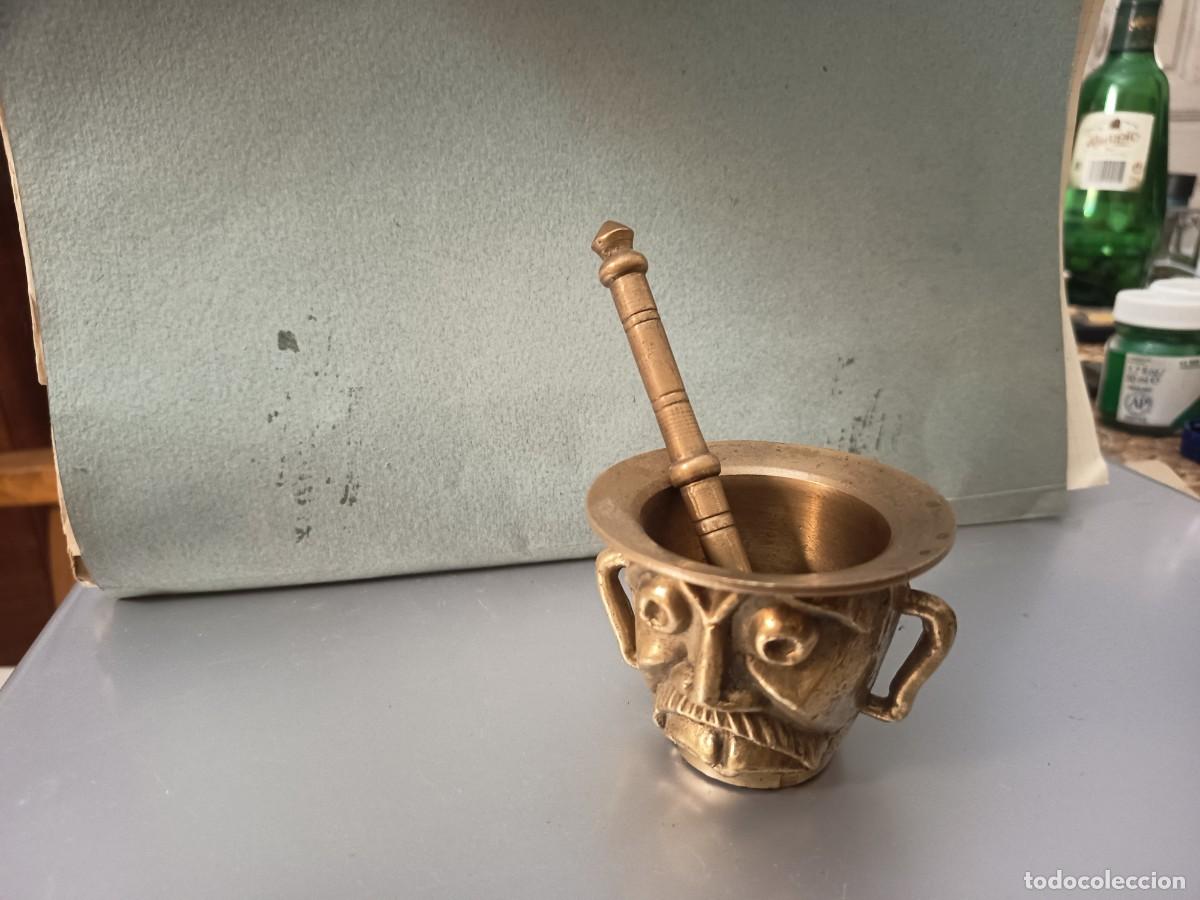 Antig&uuml;edades: Almirez de bronce con doble rostro - Foto 3