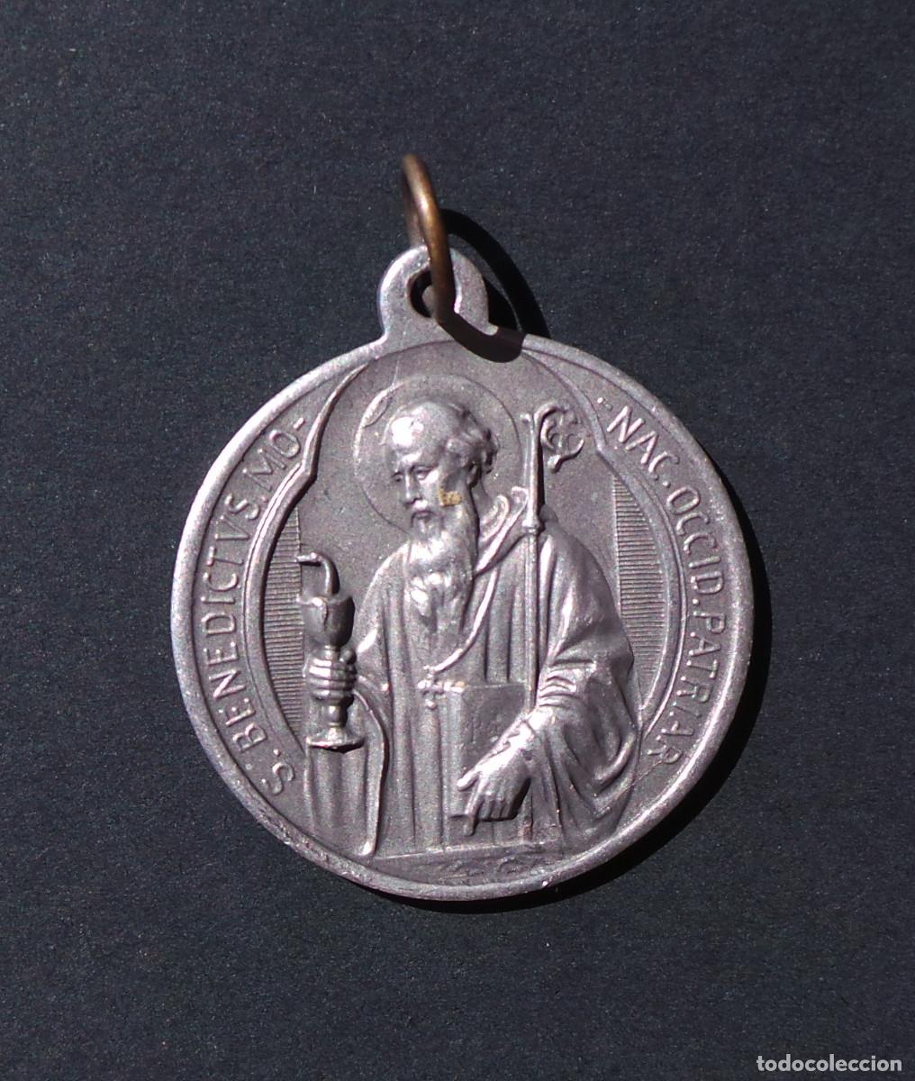Antig&uuml;edades: MEDALLA SAN BENITO DE NURSIA CON INSCRIPCIONES EN LAT&Iacute;N COMO S. BENEDICTUS M. Y NAC. OCCID. PATRIAR.
