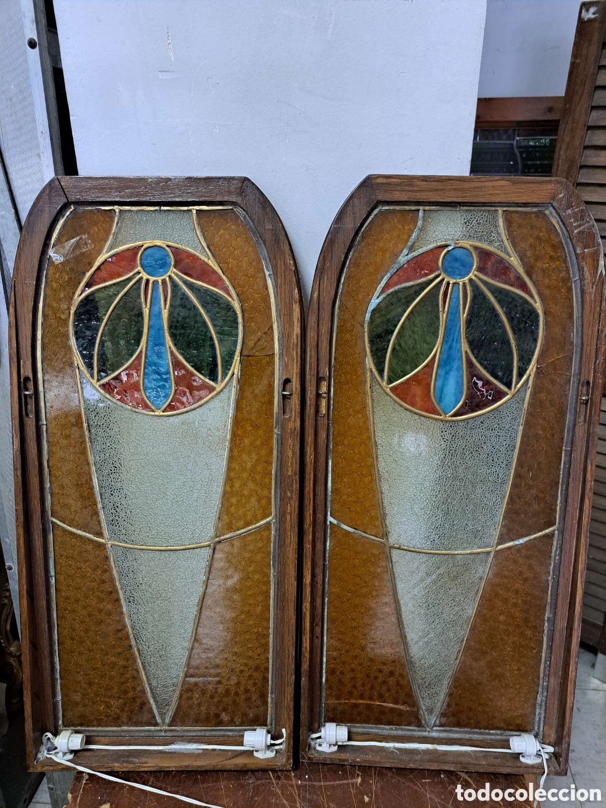 Antig&uuml;edades: PAREJA DE VIDRIERAS MODERNISTAS - Foto 7