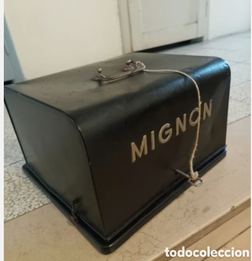 Antig&uuml;edades: Coperchio per macchina da scrivere Mignon.