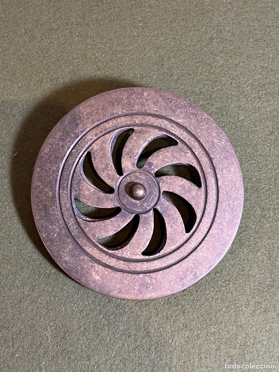 Antig&uuml;edades: Antigua mirilla de puerta giratoria de hierro fundido 10 cm mirilla industrial o naval