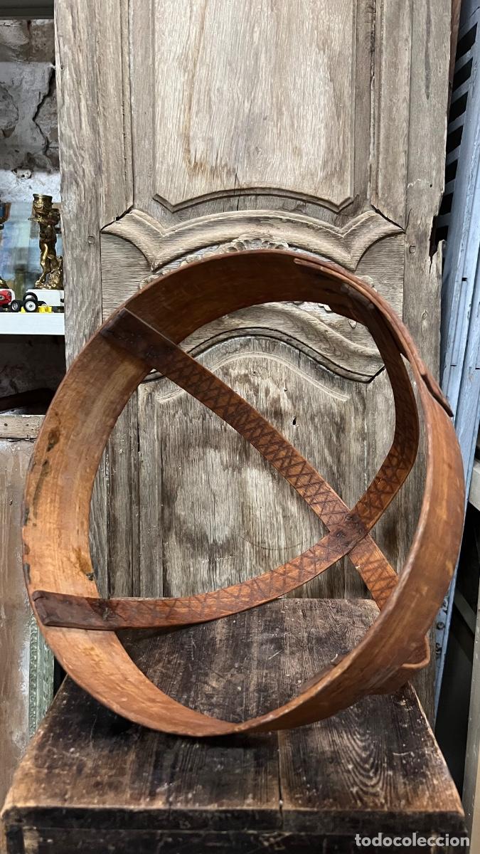 Antig&uuml;edades: Antigua cesta quesera aro quesero cincho encella fresno haya s XIX 27x31cms