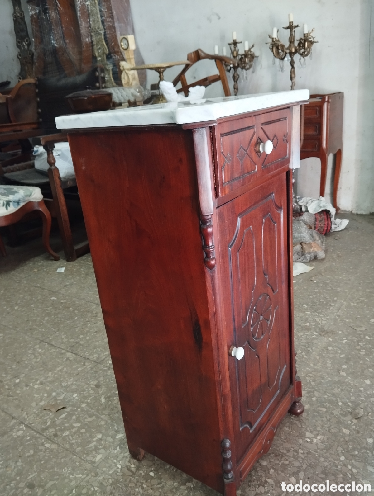Antig&uuml;edades: Antigua mesita de noche - Foto 2