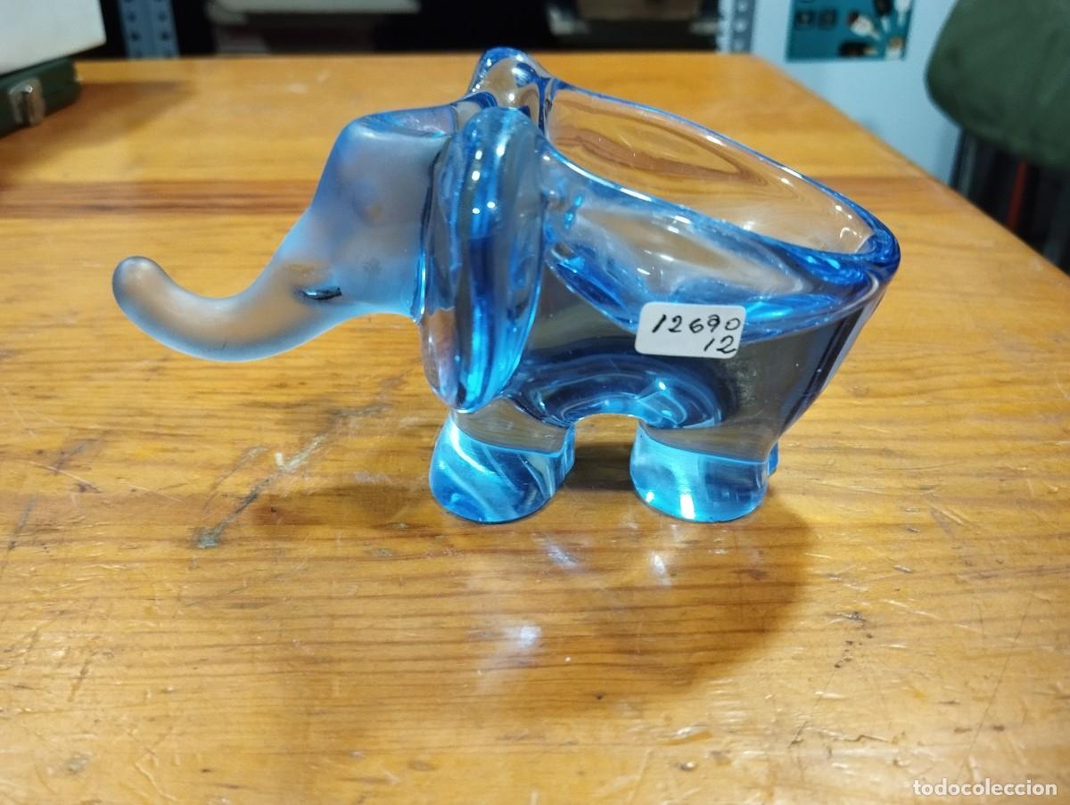 Antig&uuml;edades: CENICERO ELEFANTE CRISTAL AZUL MURANO.