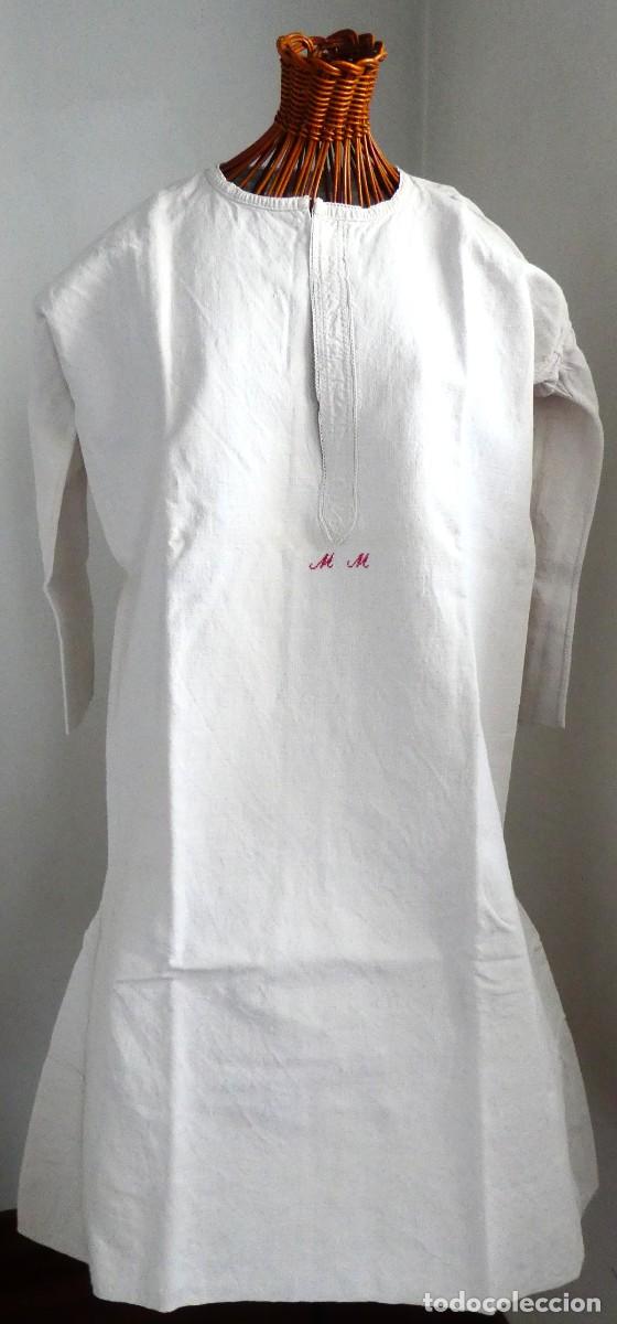 Antig&uuml;edades: ANTIGUA CAMISA DE LINO DE TELAR NICIALES M.M. S.XIX