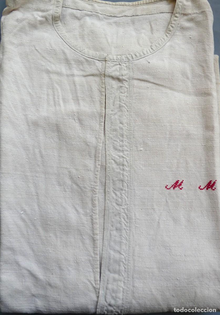 Antig&uuml;edades: ANTIGUA CAMISA DE LINO DE TELAR NICIALES M.M. S.XIX
