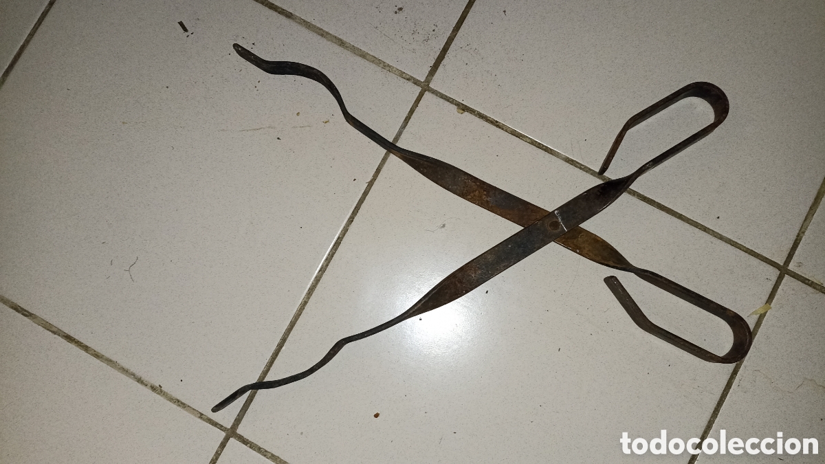 Antig&uuml;edades: Tenazas antiguas de hierro forjado para chimenea o decoraci&oacute;n r&uacute;stica (48 cm)