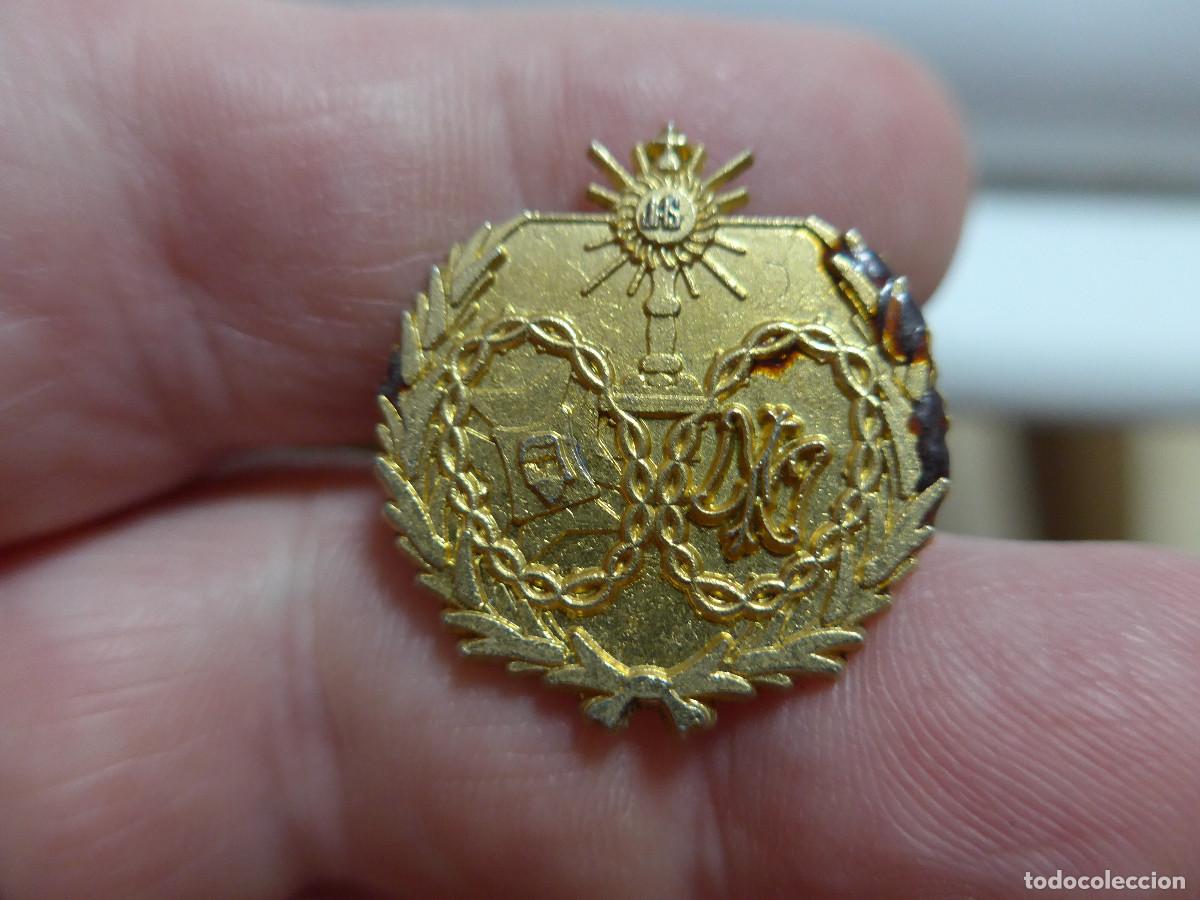 Antig&uuml;edades: PIN DEL AVE MARIA EN DORADO - Foto 2