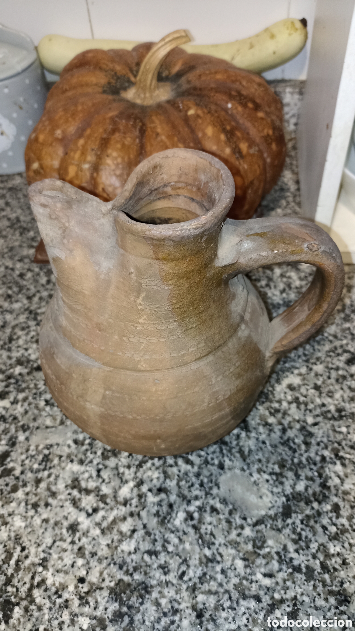 Antig&uuml;edades: Jarra Antigua de Cer&aacute;mica R&uacute;stica - Alfarer&iacute;a Popular Tradicional (17 x 15 cm)