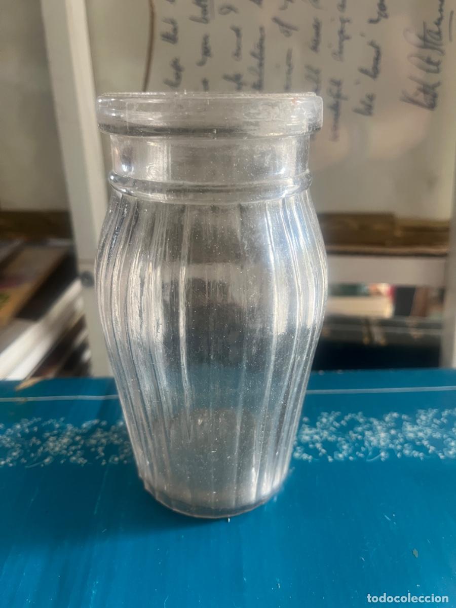 Antig&uuml;edades: Peque&ntilde;o jarr&oacute;n de cristal antiguo. Muy bonito.