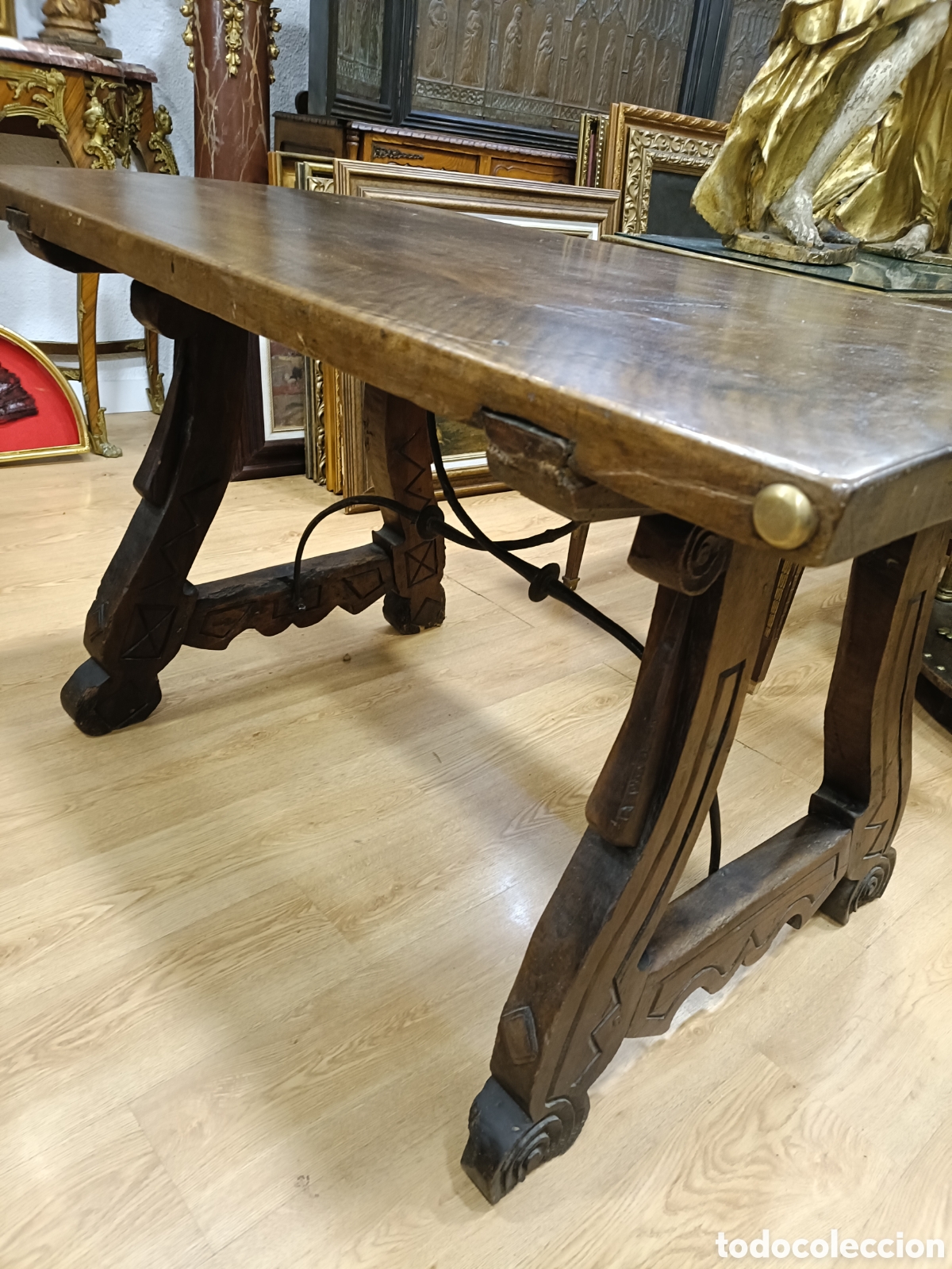 Antig&uuml;edades: Mesa de nogal siglo XVII - Foto 2
