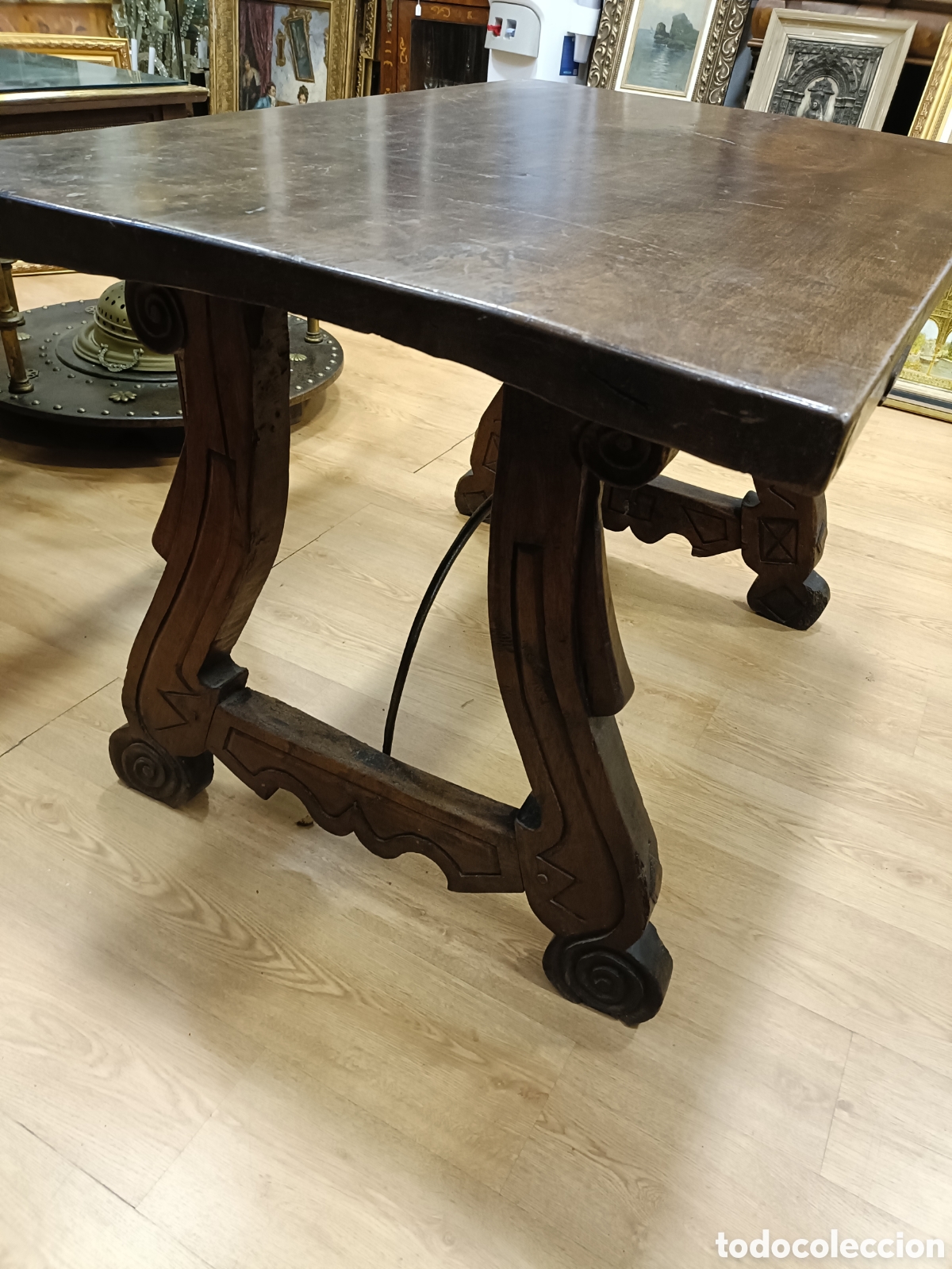 Antig&uuml;edades: Mesa de nogal siglo XVII - Foto 9