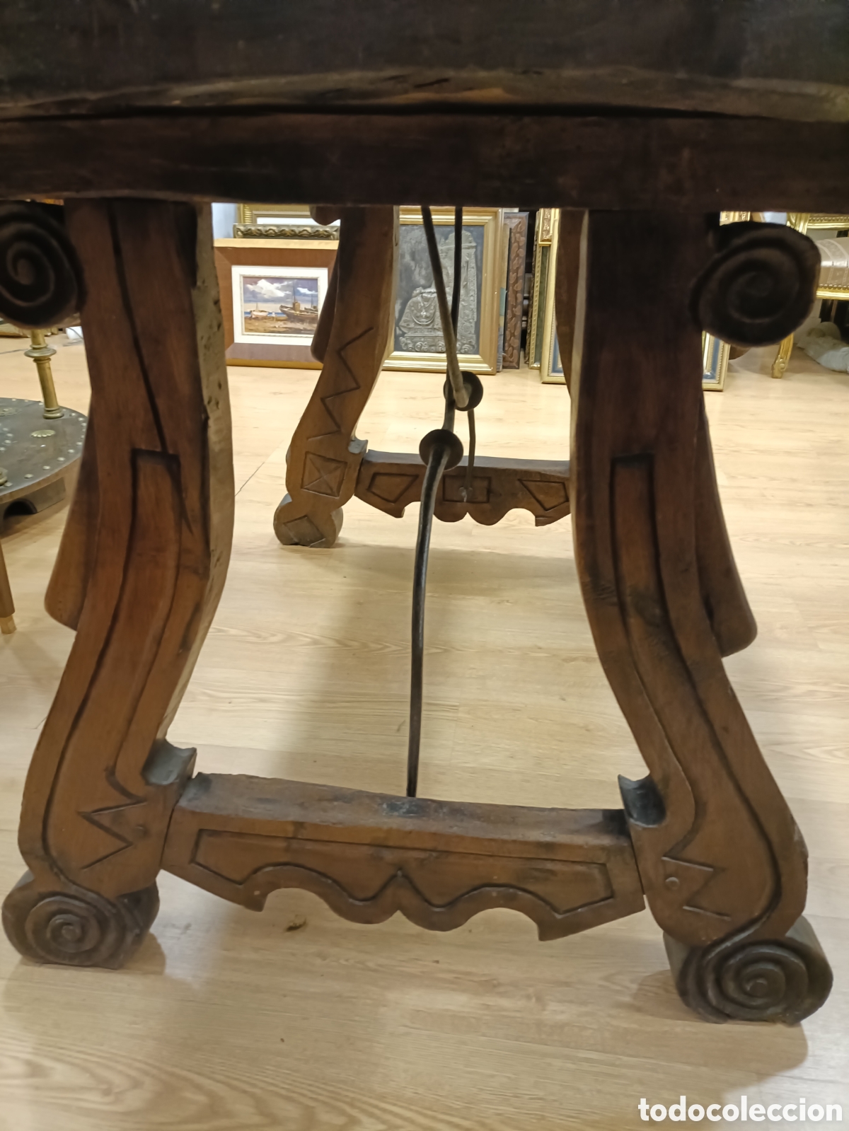 Antig&uuml;edades: Mesa de nogal siglo XVII - Foto 10