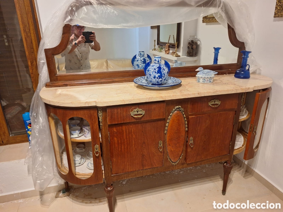 Antig&uuml;edades: Dos Aparador antiguo