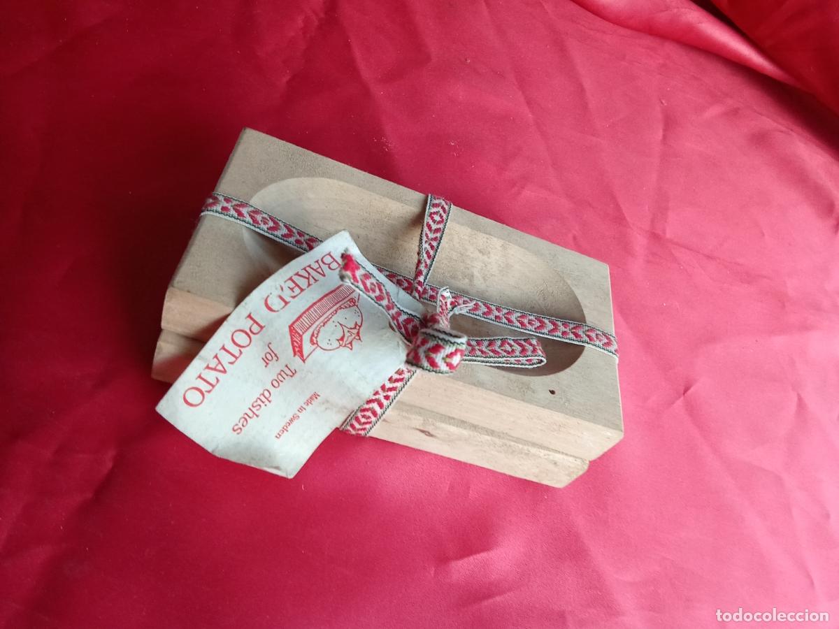 Antig&uuml;edades: Molde de madera para servir patatas al horno. Caja tornillos