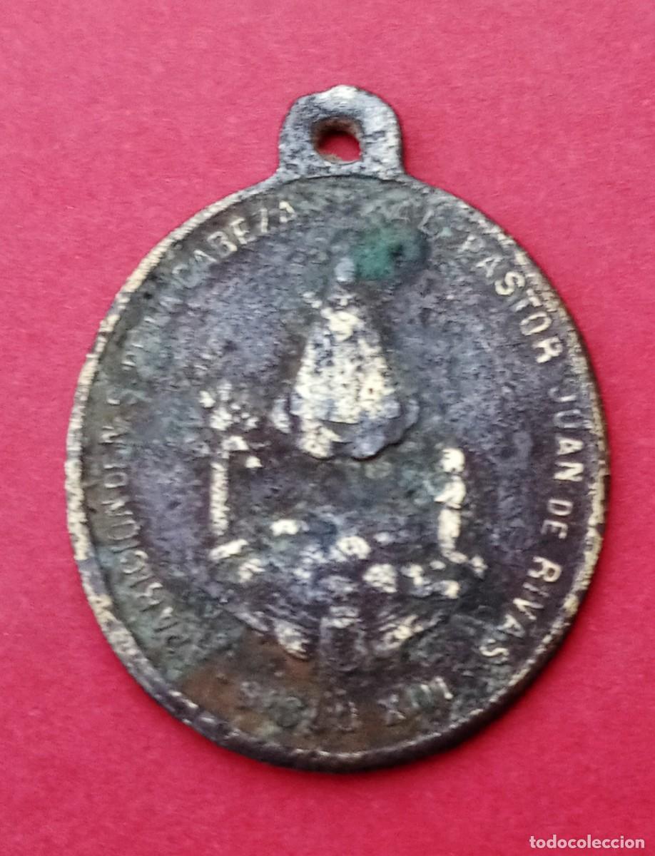 Antig&uuml;edades: Medalla Siglo XIX Virgen de la Cabeza. And&uacute;jar. Ja&eacute;n.