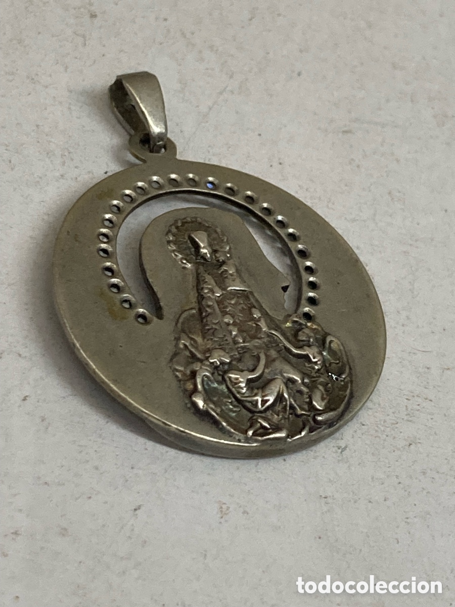 Antig&uuml;edades: Medalla de plata religiosa C653 - Foto 2
