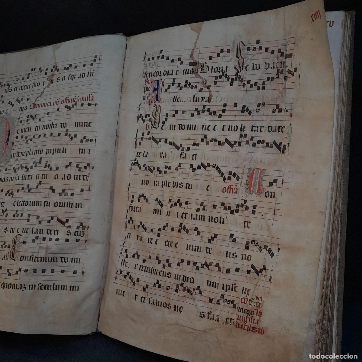 Antig&uuml;edades: LIBRO DE CORO LIT&Uacute;RGICO. PERGAMINO Y PAPEL. SIGLO XVIII - Foto 5