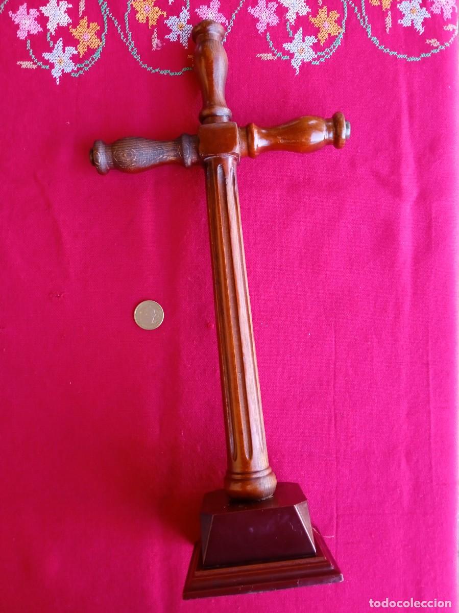 Antig&uuml;edades: Cruz de mesa o altar - Foto 3