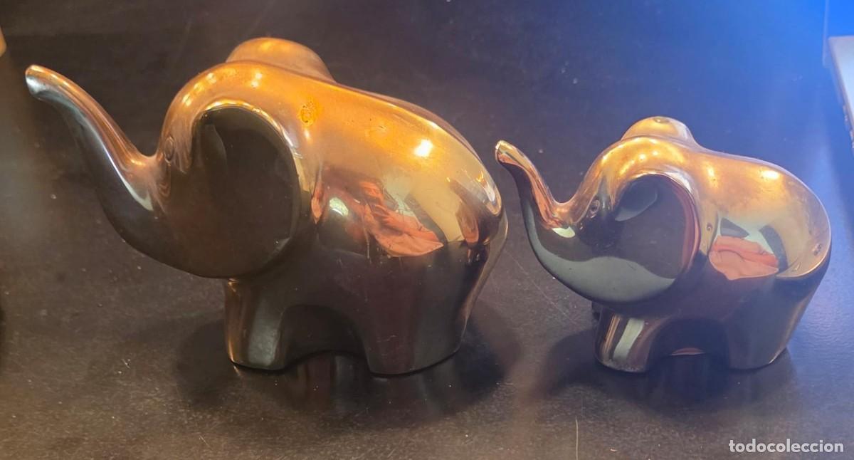 Antig&uuml;edades: Pareja de elefantes vintage de lat&oacute;n dorado &ndash; madre y cr&iacute;a &ndash; 14 &times; 9 cm