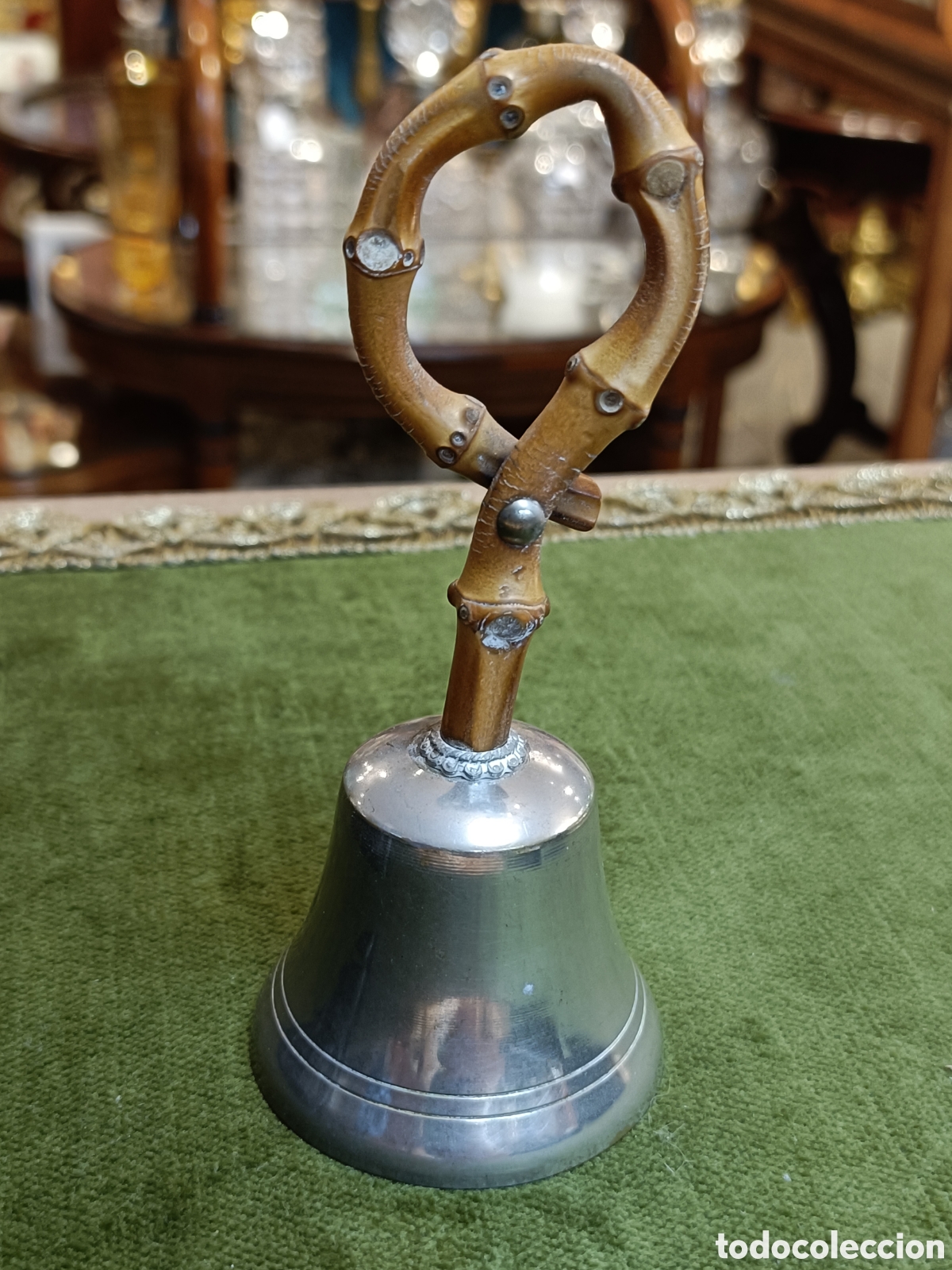 Antig&uuml;edades: ANTIGUA CAMPANA METAL PLATEADO Y BAMB&Uacute;