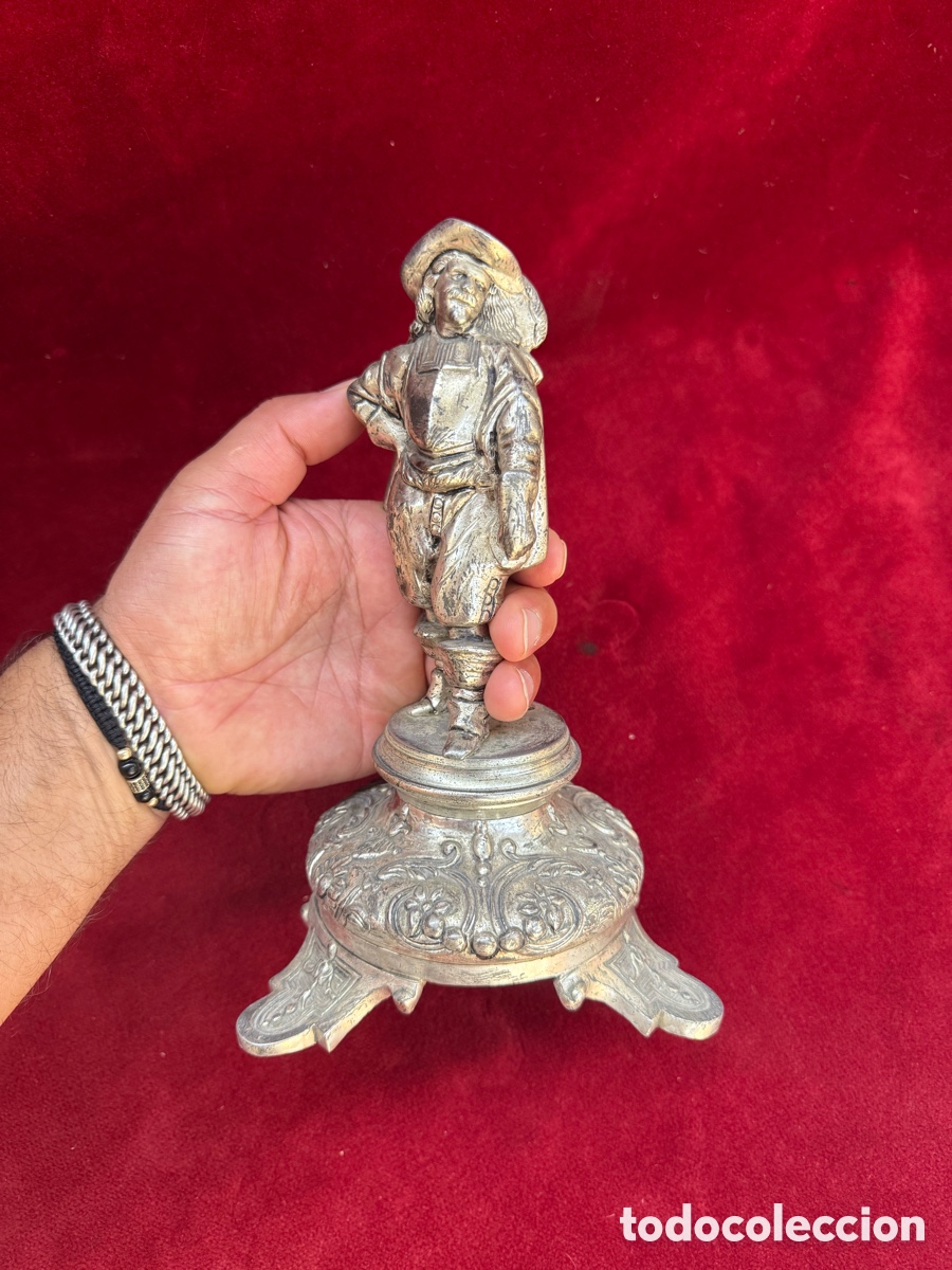 Antig&uuml;edades: Antigua figura,escultura de bronce o alpaca!Mosquetero!