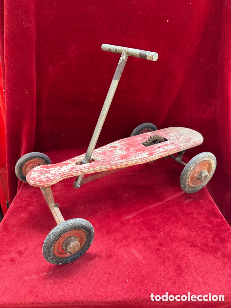 Antig&uuml;edades: Antiguo patinete-Tumilet a&ntilde;os 40!