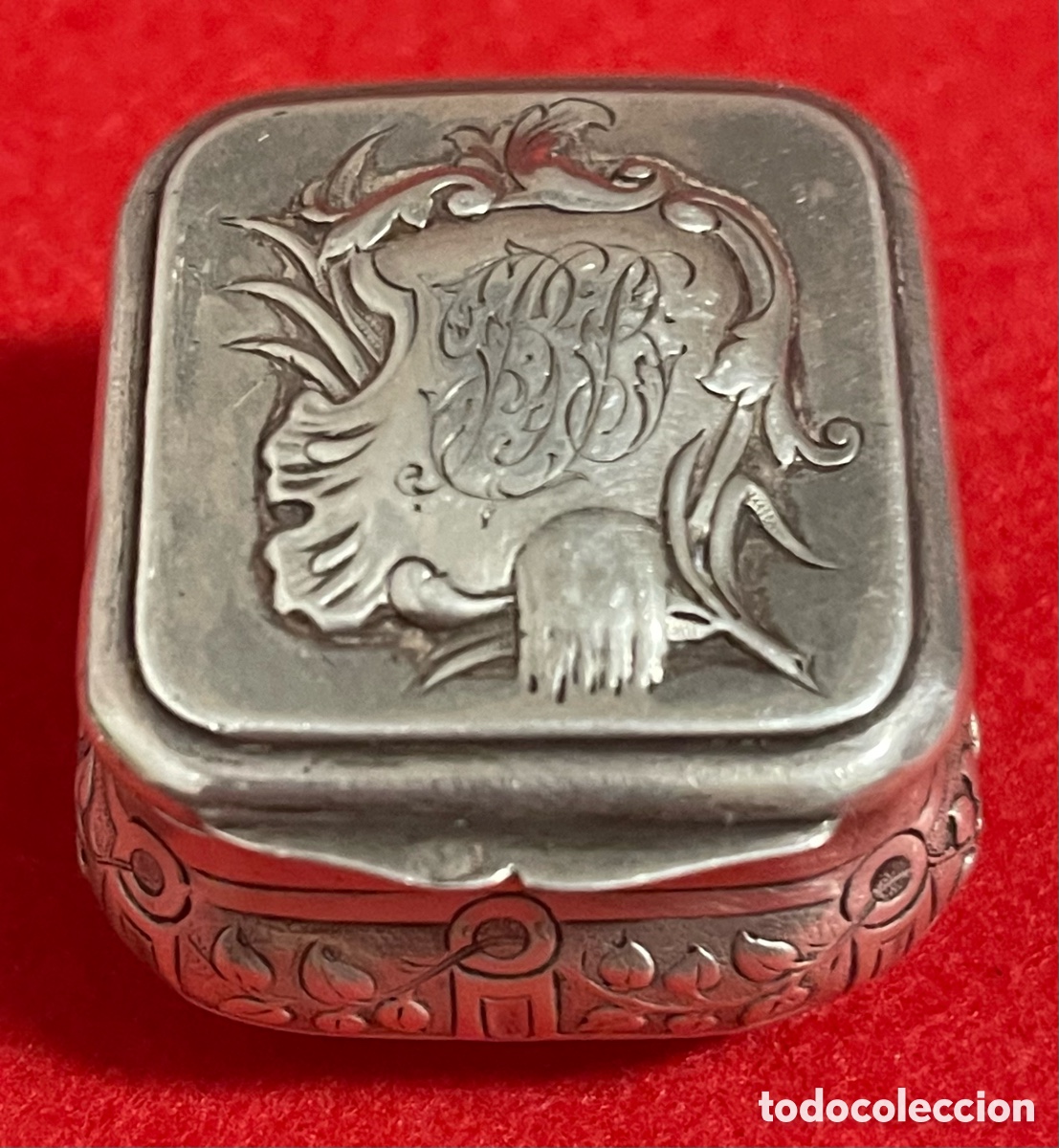 Antig&uuml;edades: Hermosa caja Pastillero antigua, en plata de ley contrastada.