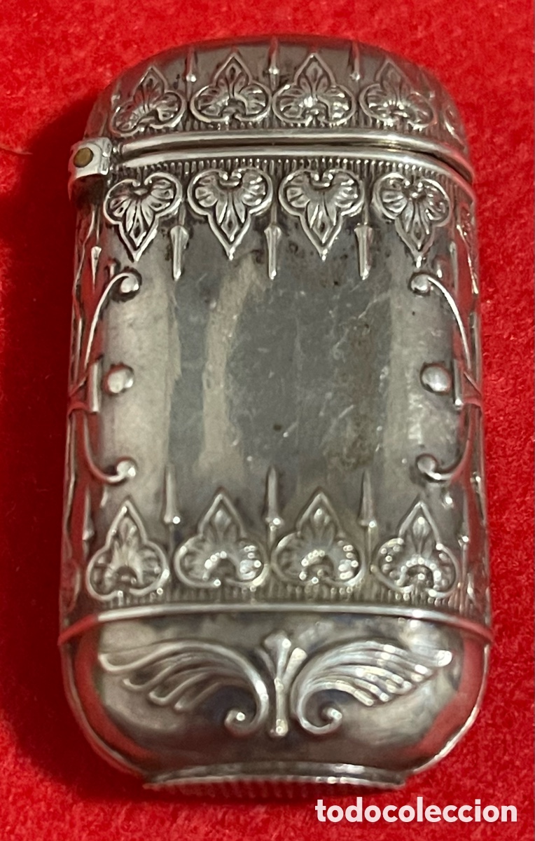 Antig&uuml;edades: Bell&iacute;simo cerillero, antiguo en plata de ley contrastada.