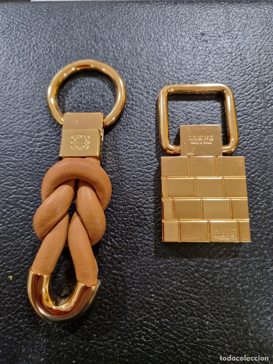 Antig&uuml;edades: Dos llaveros Loewe casi nuevos.