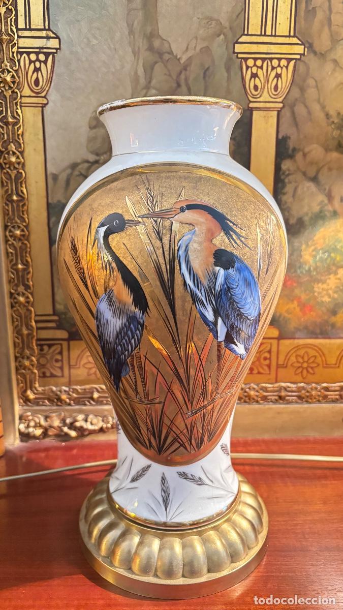Antig&uuml;edades: Pareja de jarrones pintados a mano antiguos