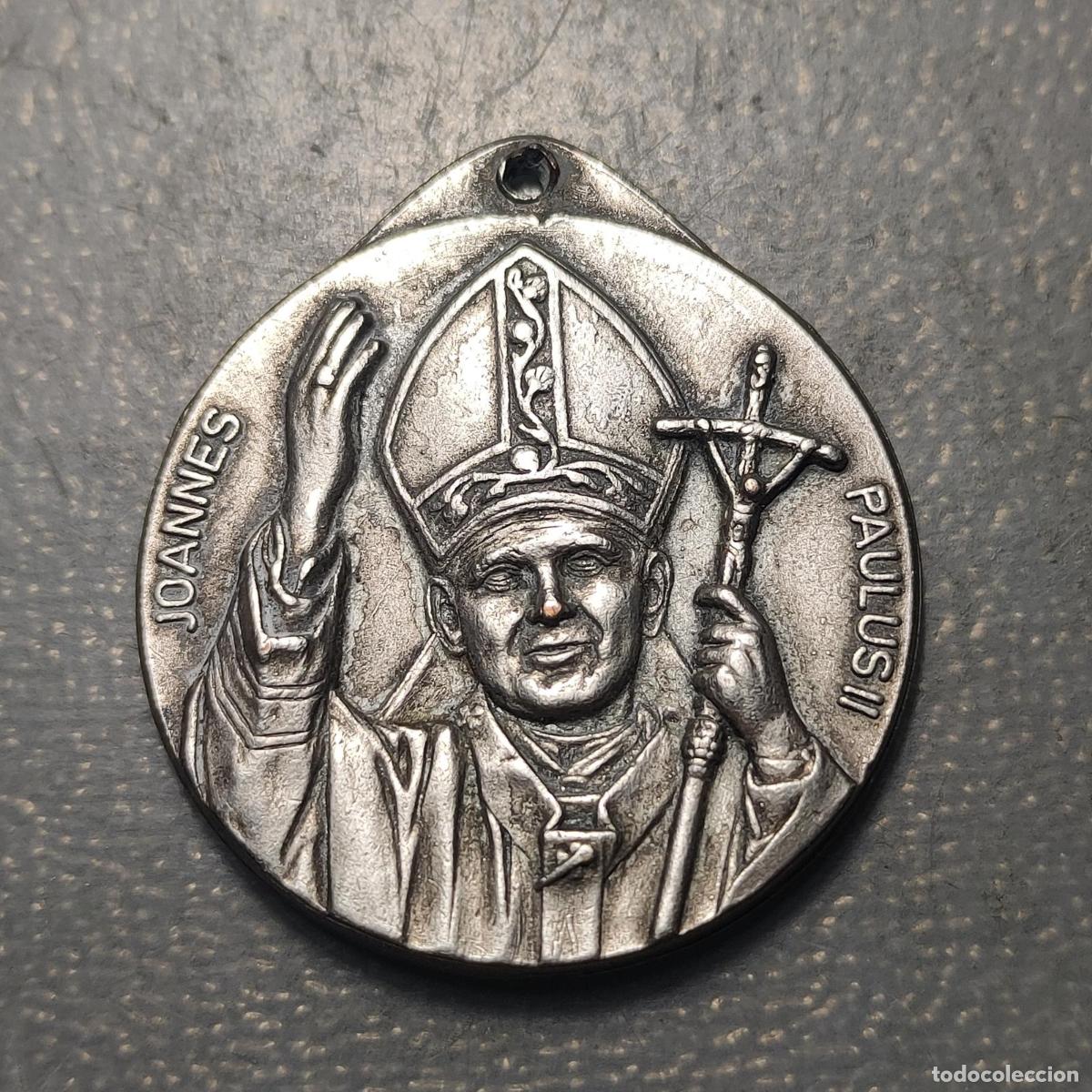 Antig&uuml;edades: MEDALLA RELIGIOSA ROMA JUAN PABLO II PLAZA SAN PEDRO METAL BLANCO